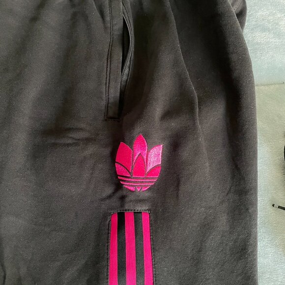 Adidas Originals Black & Pink 3D Trefoil 3-Stripe Sweat Shorts - Picture 4 of 5